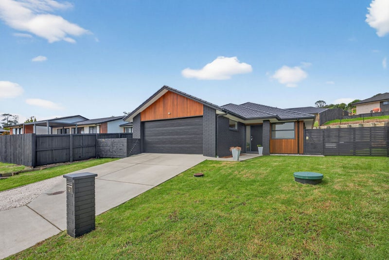 4 Porokaiwhiri Avenue, Helensville, Helensville - Carousel 1