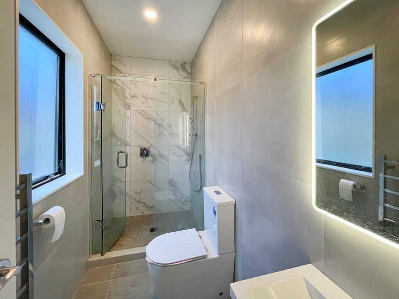 12A Thomas Avenue, Te Atatu Peninsula, Auckland - Carousel 17