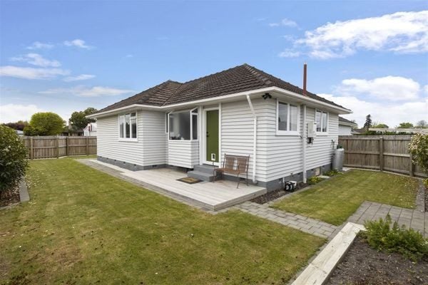 25 Brewer Street, Blenheim - Carousel 16