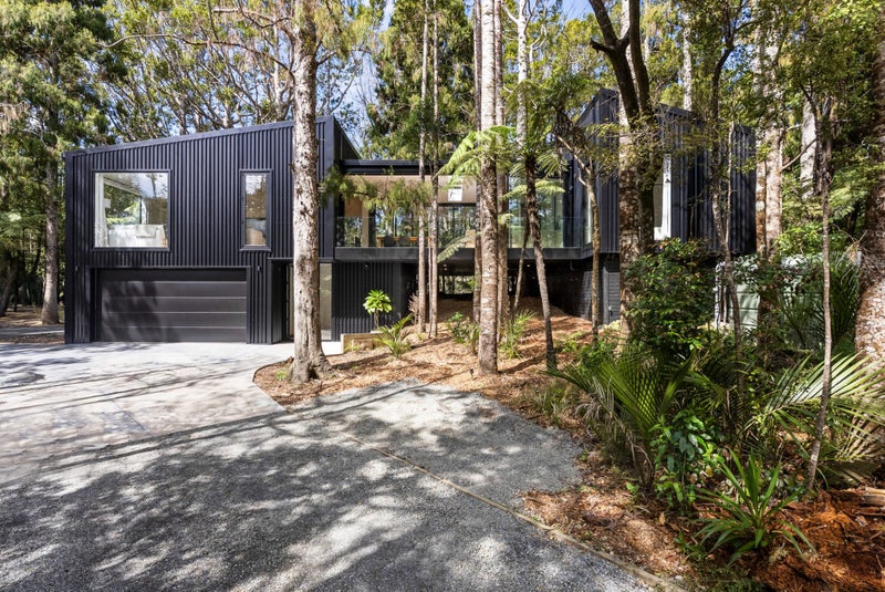 294 Konini Road, Titirangi, Auckland - Carousel 1