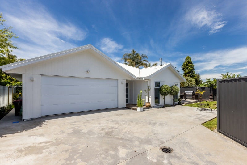 1417 Woodstock Avenue, Mayfair, Hastings - Carousel 15