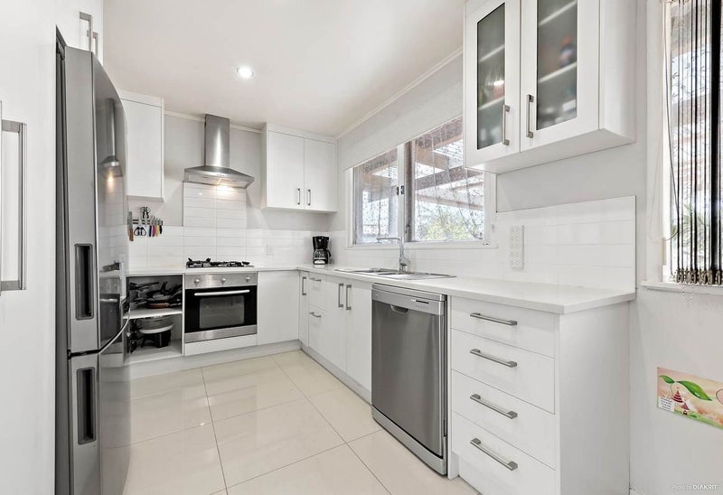 54 Bader Drive, Mangere, Auckland - Carousel 1