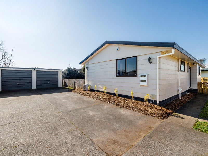 51B Lloyd Drive, Nawton, Hamilton - Carousel 2