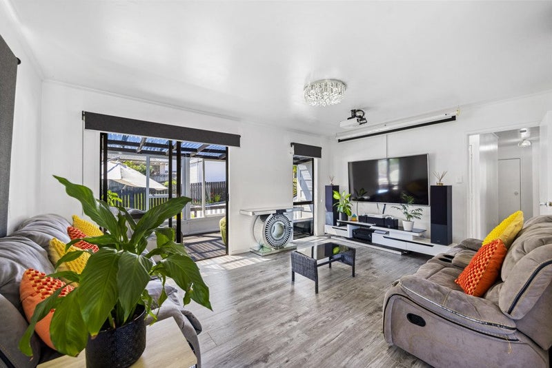 1/541 Swanson Road, Ranui, Auckland - Carousel 1