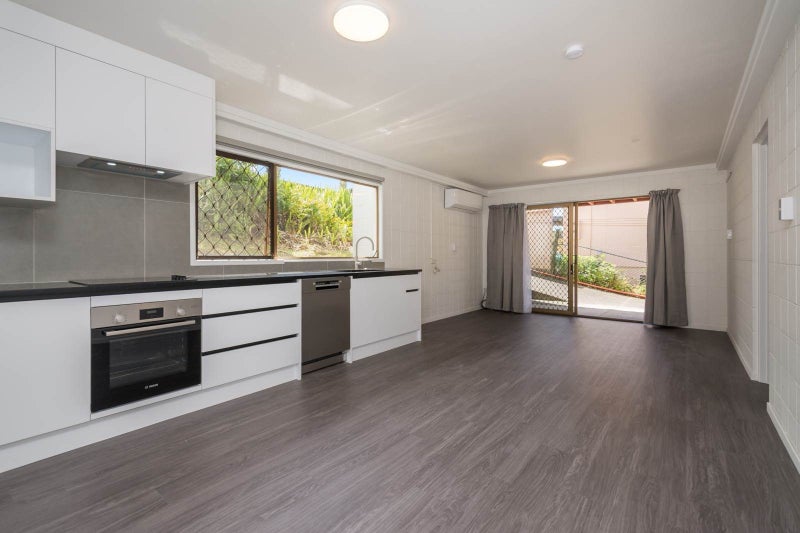 96 Arran Road, Browns Bay, Auckland - Carousel 1