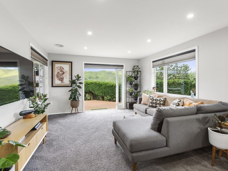 18 Baffin Grove, Kingston, Wellington - Carousel 2