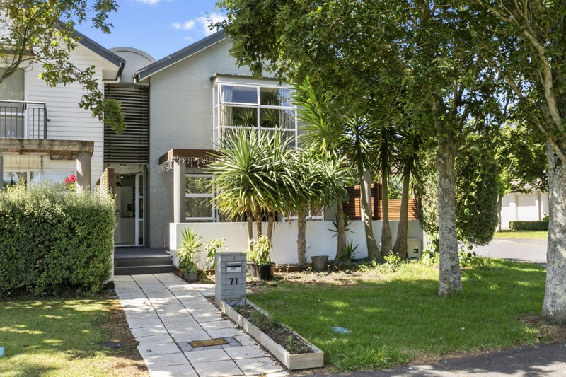 71 The Track, Takanini, Auckland - Carousel 1