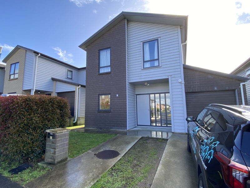 37 Ipukarea Street, Weymouth, Auckland - Carousel 2
