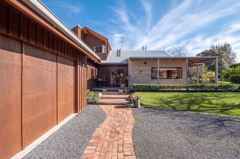 11 Saville Place, Pyes Pa, Tauranga - Carousel 2