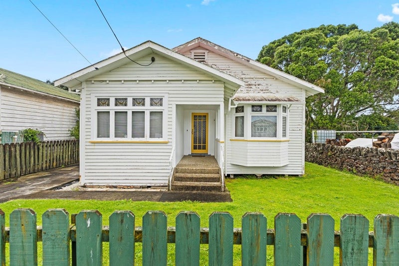 60 Pine Street, Mount Eden, Auckland - Carousel 1