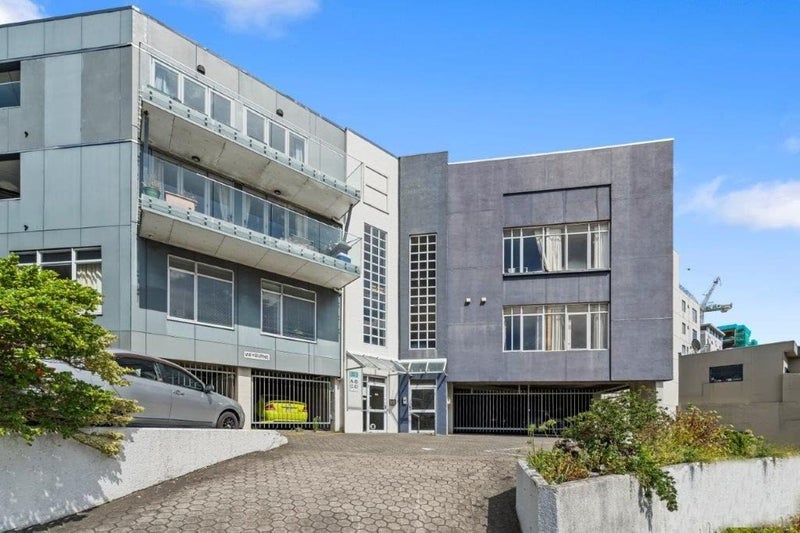 6D/8 Lipman Street, Mount Victoria, Wellington - Carousel 20