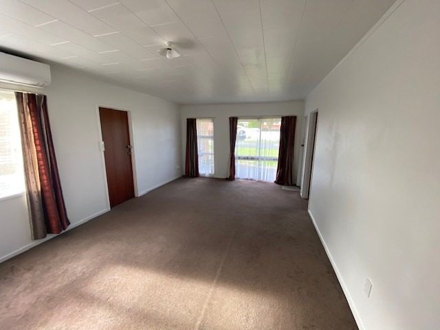 1/16 Warren Avenue, Three Kings, Auckland - Carousel 2