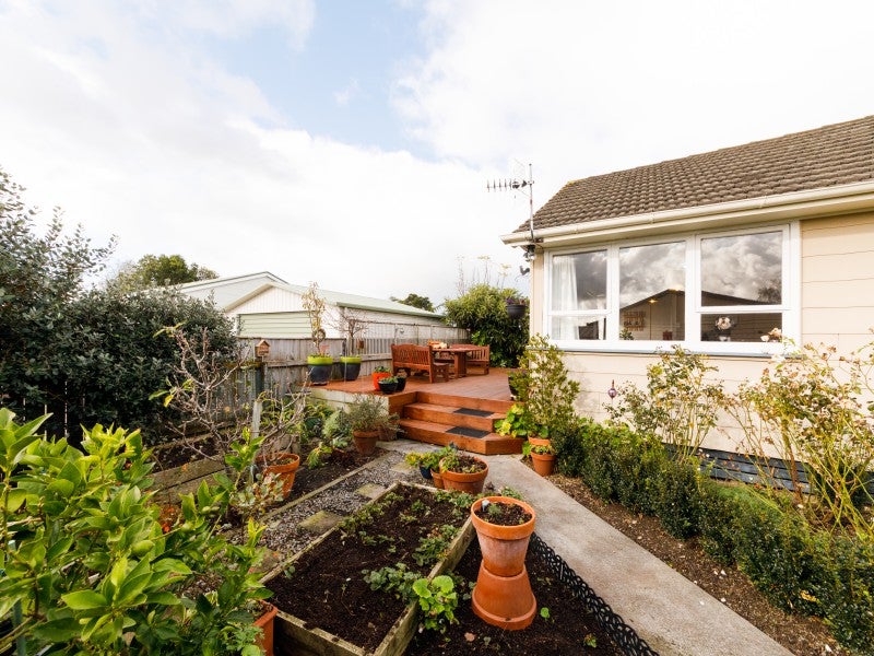 5 Kupe Place, Highbury, Palmerston North - Carousel 13