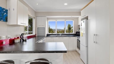 17 Bell Common Close, Bethlehem, Tauranga - Carousel 1