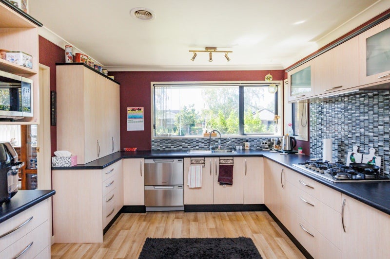 15 Kentucky Way, Awapuni, Palmerston North - Carousel 2