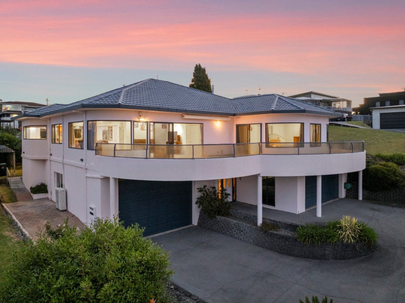 24 Rutherford Street, Otumoetai, Tauranga - Carousel 1