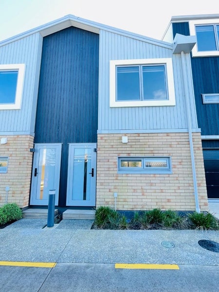 67 Helen Jenepher Lane, Mount Wellington, Auckland - Carousel 1