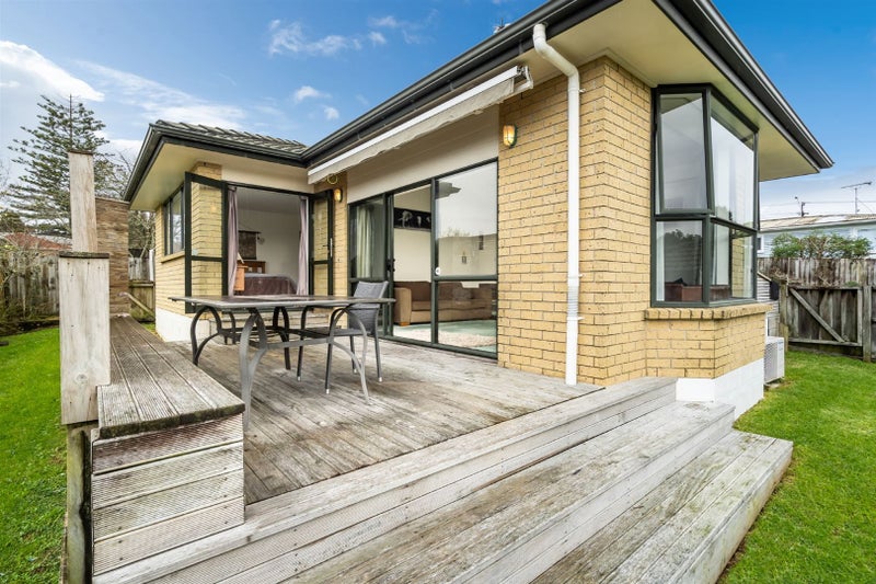 2/147 Birkdale Road, Birkdale, Auckland - Carousel 2
