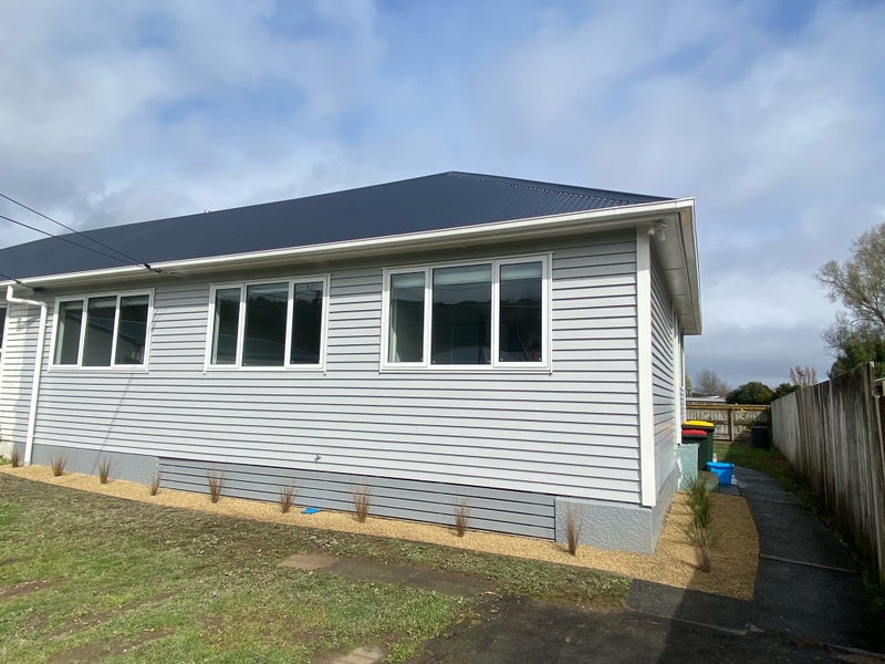 32 Strand Crescent, Naenae, Lower Hutt - Carousel 1