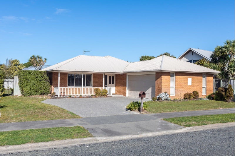 44 Orlando Crescent, Waimairi Beach, Christchurch - Carousel 1