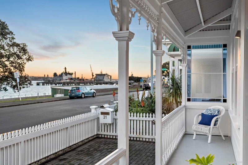 31 Queens Parade, Devonport, Auckland - Carousel 2