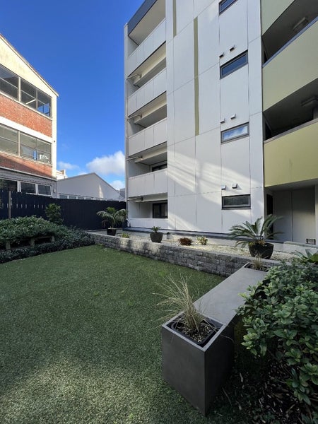 4/8 Basque Road, Eden Terrace, Auckland - Carousel 27