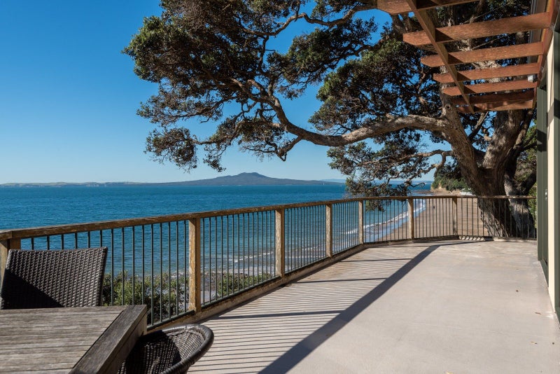 19 View Road, Campbells Bay, Auckland - Carousel 1