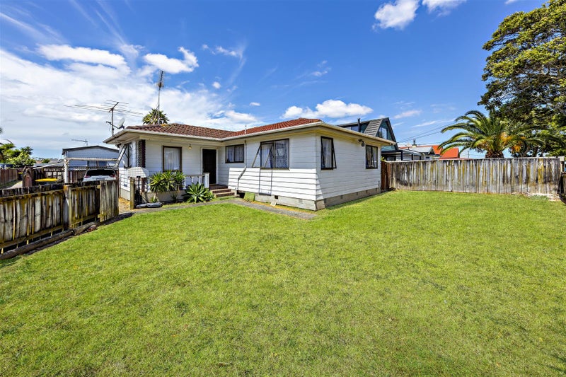 6 Waterview Road, Favona, Auckland - Carousel 1
