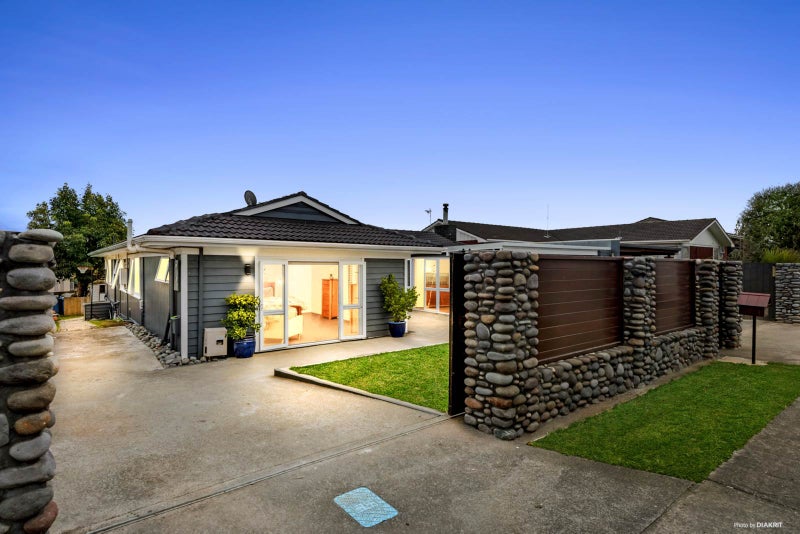 13 Tercel Place, Sunnyhills, Auckland - Carousel 2