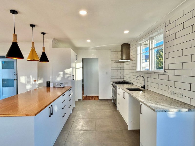 2 Seddon Crescent, Marewa, Napier - Carousel 1