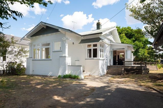 49 Firth Street, Hamilton East, Hamilton - Carousel 2