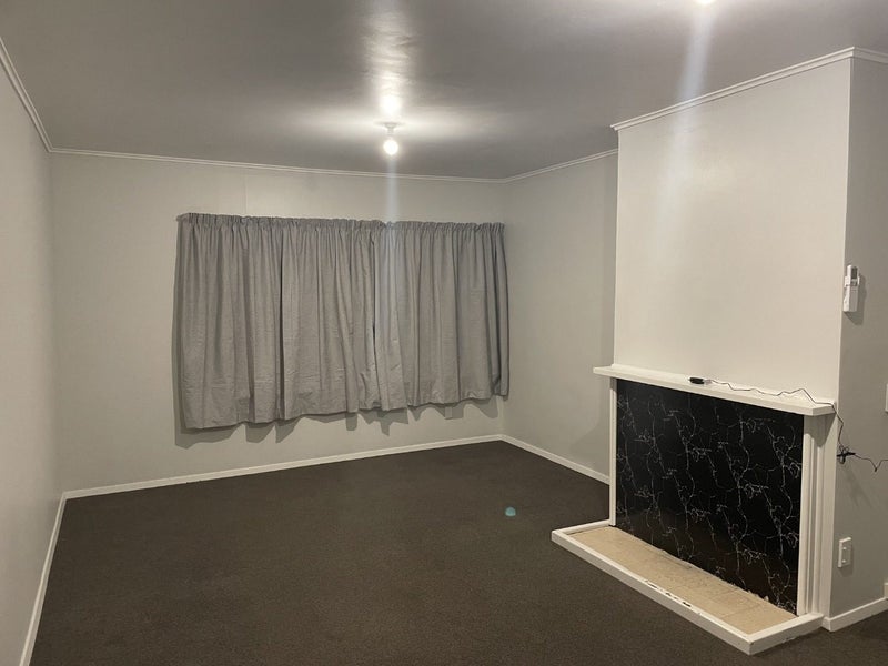 81 Champion Street, Cannons Creek, Porirua - Carousel 2