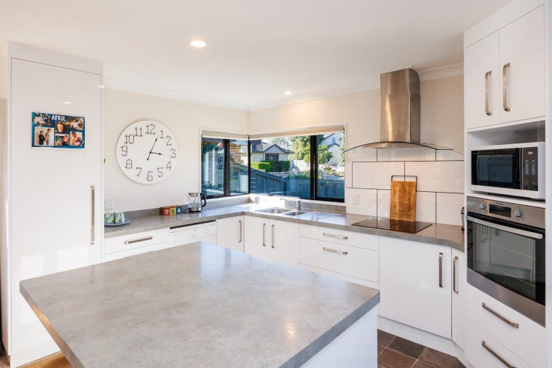 21 Montana Way, Milson, Palmerston North - Carousel 2