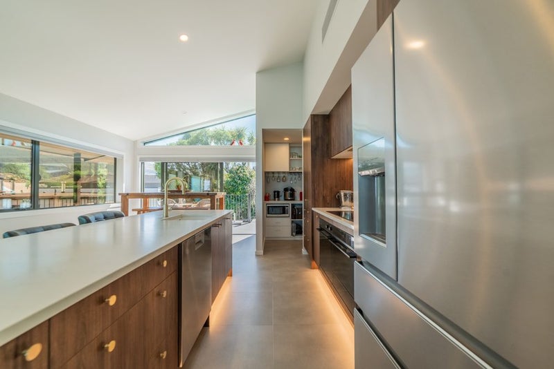 18 Poplar Drive, Kelvin Heights, Queenstown - Carousel 2