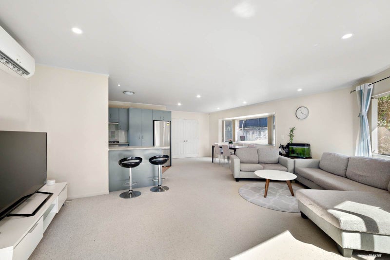 5 Trotting Terrace, Fairview Heights, Auckland - Carousel 2