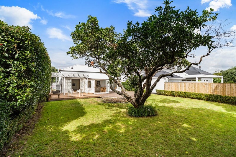 3 Taupata Street, Mount Eden, Auckland - Carousel 2
