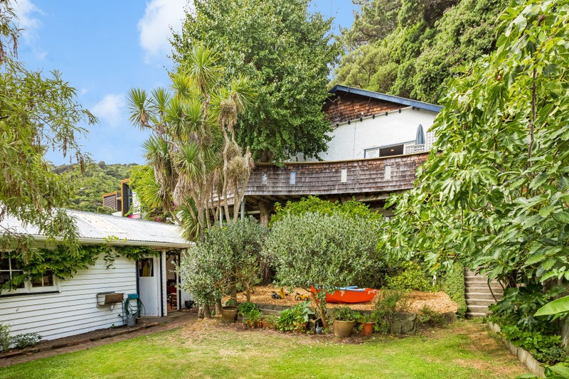 20 Tawa Street, Eastbourne, Lower Hutt - Carousel 2