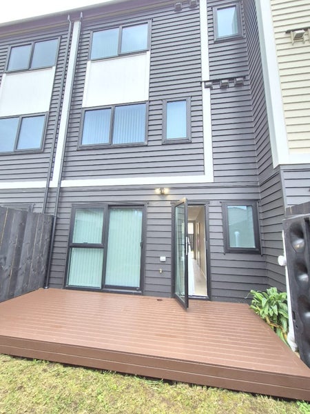 10/130 Rosebank Road, Avondale, Auckland - Carousel 16