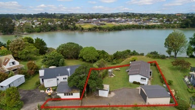 95 Sandspit Road, Shelly Park, Auckland - Carousel 1