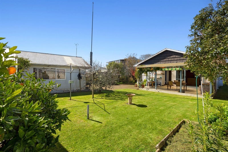 8 Manu Crescent, Upper Vogeltown, New Plymouth - Carousel 1