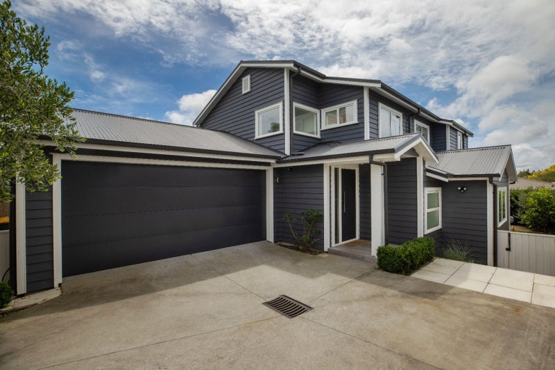 26C Stottholm Road, Titirangi, Auckland - Carousel 1