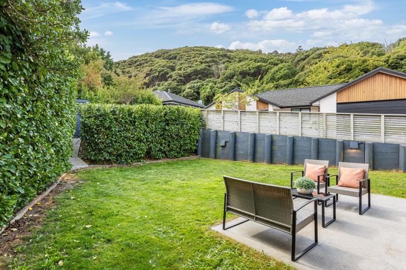 31 Mooring Close, Whitby, Porirua - Carousel 2