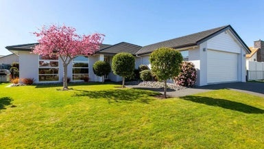 4 Ernest Kemp Rise, Wharewaka, Taupo - Carousel 1