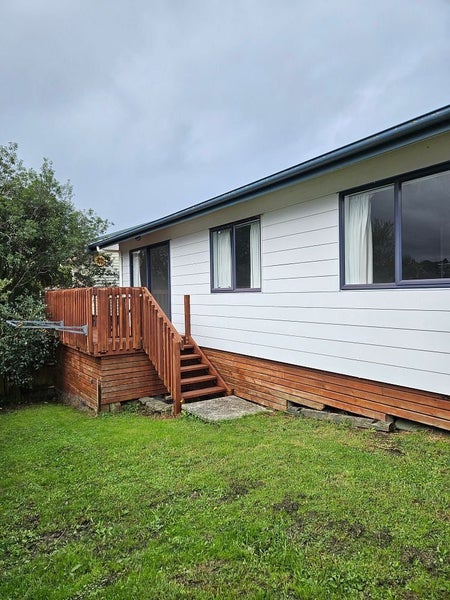 14 Dolbear Street, Titirangi, Auckland - Carousel 1
