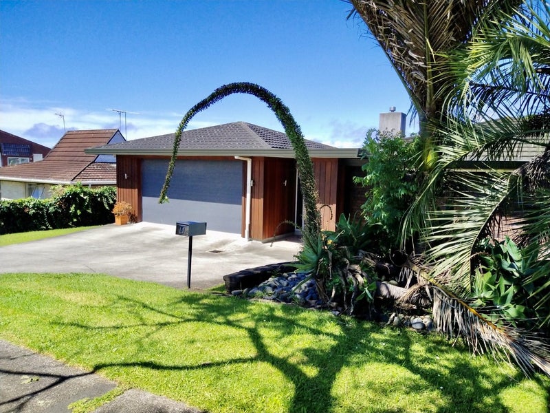 101 Glenmore Road, Sunnyhills, Auckland - Carousel 2