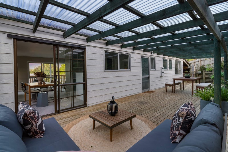 15 Annison Avenue, Glen Eden, Auckland - Carousel 1