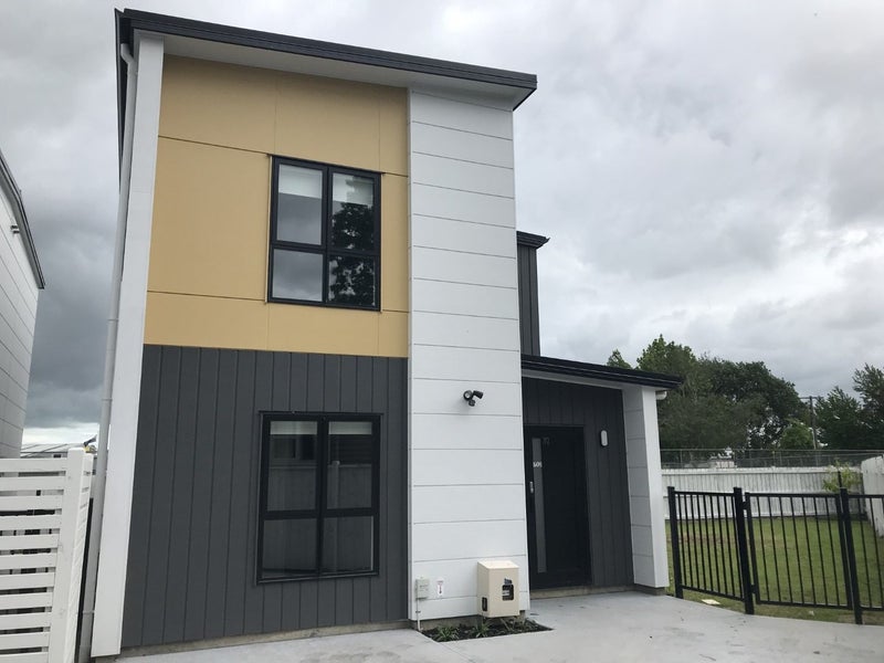 7/2 Joshua Lane, Hamilton East, Hamilton - Carousel 2