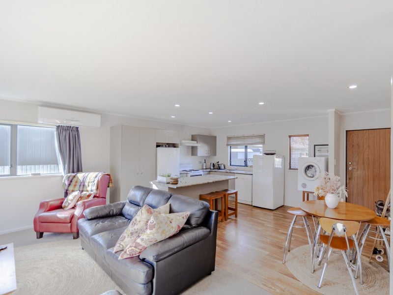 94A Clarence Cox Crescent, Pirimai, Napier - Carousel 2
