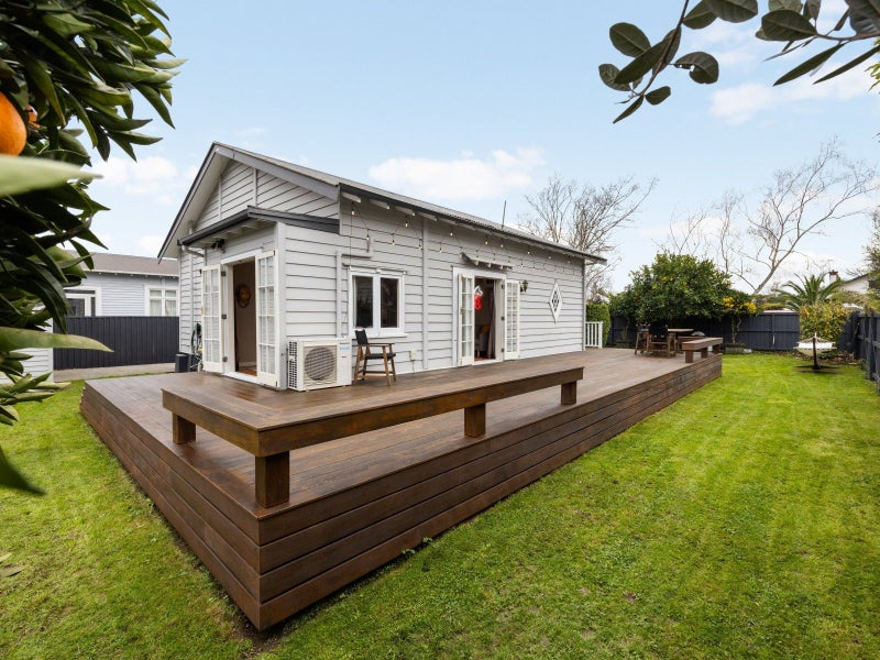 84 Te Aroha Street, Hamilton East, Hamilton - Carousel 3