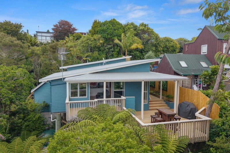 2/15 Beatrice Avenue, Hillcrest, Auckland - Carousel 1